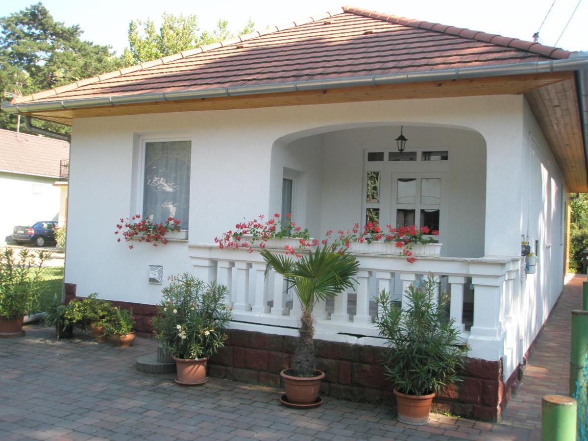 Anna Villa Балатонлеле Екстериор снимка